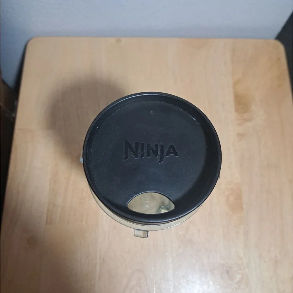 2 16 oz Ninja Single Serve Blender Cups with Blender Lid Blade